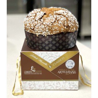 Klassischer Panettone aus handwerklicher Herstellung